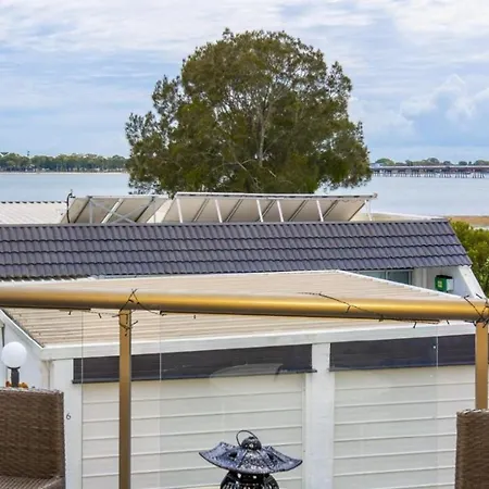Beautiful Townhouse With Water Views Villa Sandstone Point Exterior photo