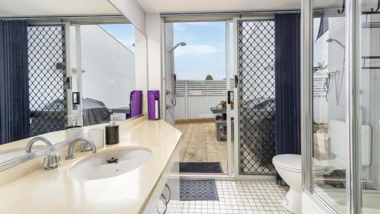 Beautiful Townhouse With Water Views Holiday home *